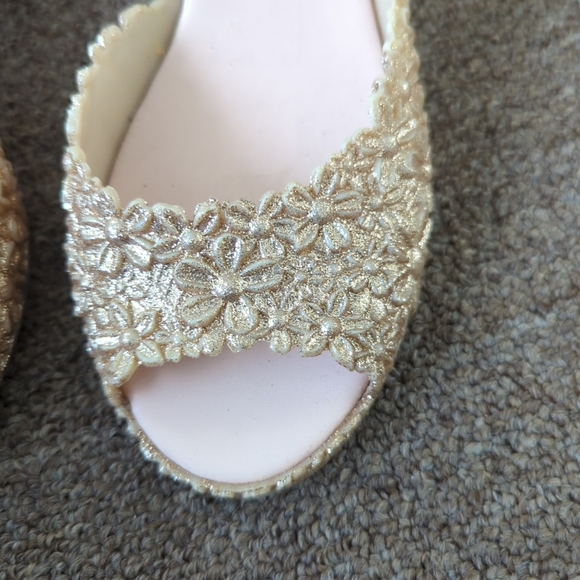 Chic by Lady Contour sz 8 rose gold flower wedge shoes - Picture 2 of 6